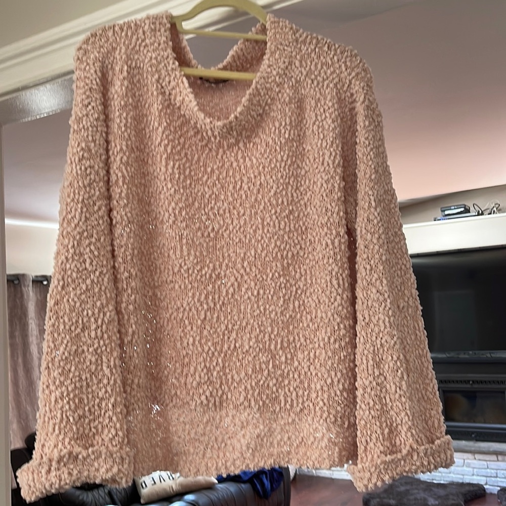 NWOT Super soft sweater size L